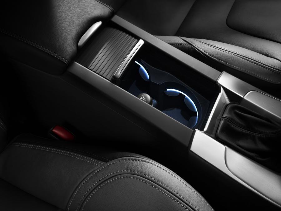  Volvo V60 2014 года  (фото 4 из 13)